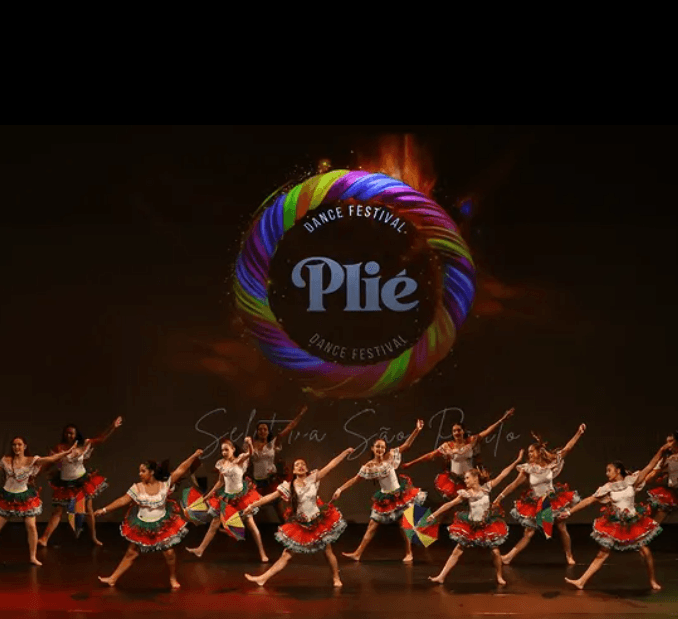 Arte de divulgação de Plié Fast Dance | Dança Competitiva